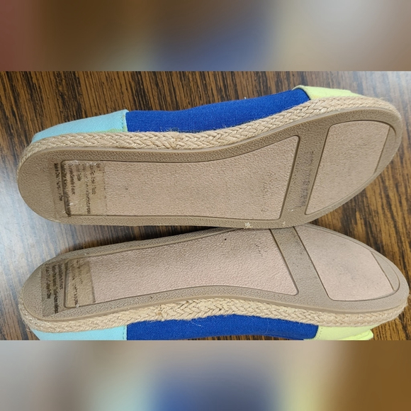 Crazy 8 Women's Multi Colored Flats, Size 5 - Yellow, Blue - Picture 2 of 4